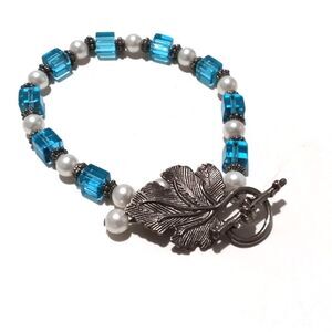 Blue Glass Cube Bead & Faux Pearl Silver Tone Toggle Bracelet 8"